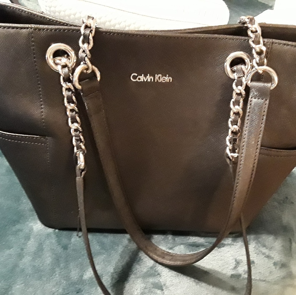 BRAND NEW LEATHER CALVIN KLEIN PURSE